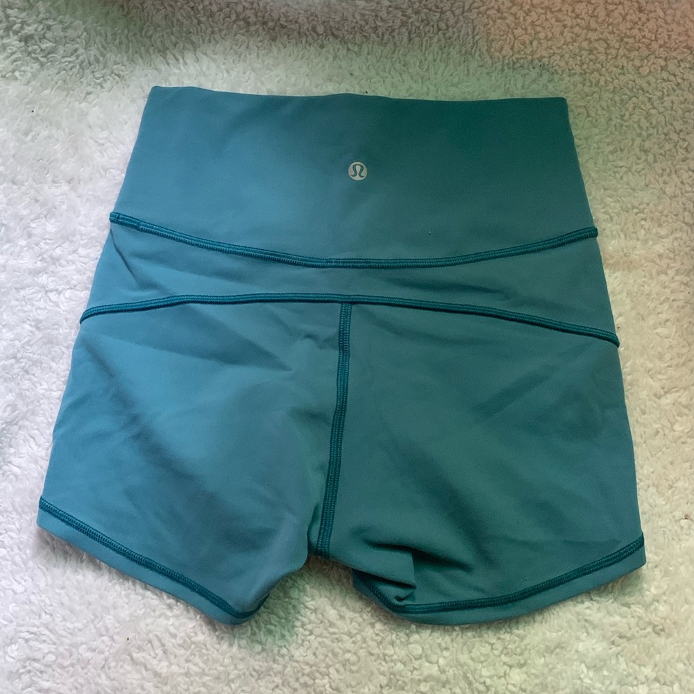 Lululemon In Movement Shorts 2.5”